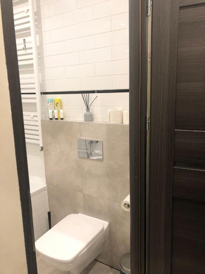 Apartament Srodmiescie 1 Sypialnia Oraz 1 Salon Wałbrzych Exteriör bild