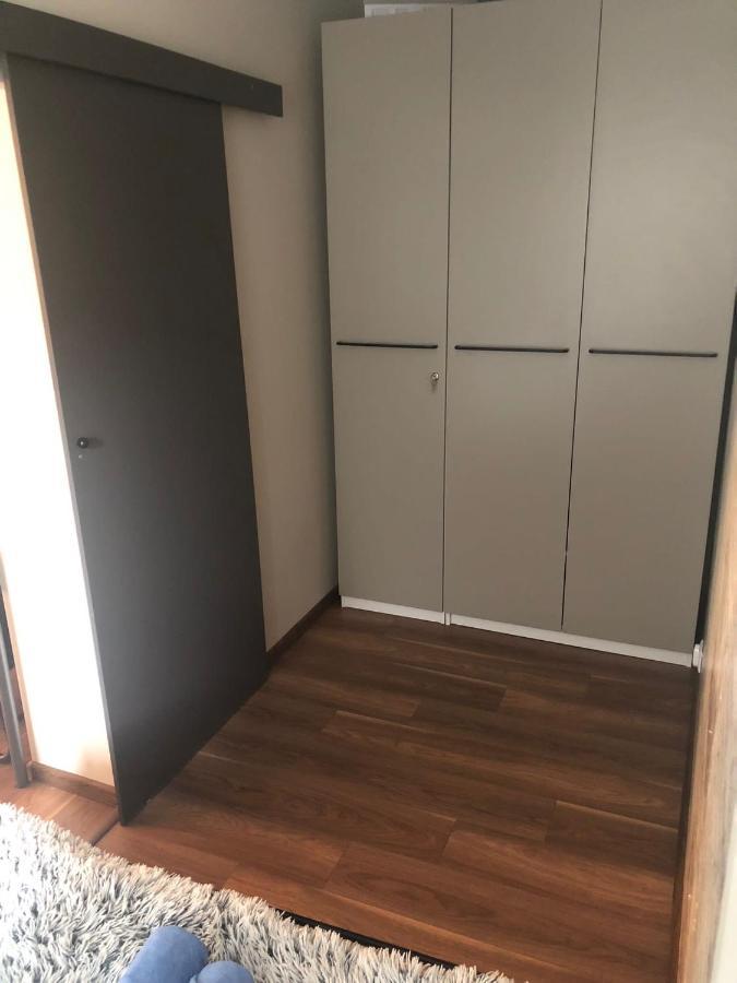 Apartament Srodmiescie 1 Sypialnia Oraz 1 Salon Lägenhet Wałbrzych Exteriör bild